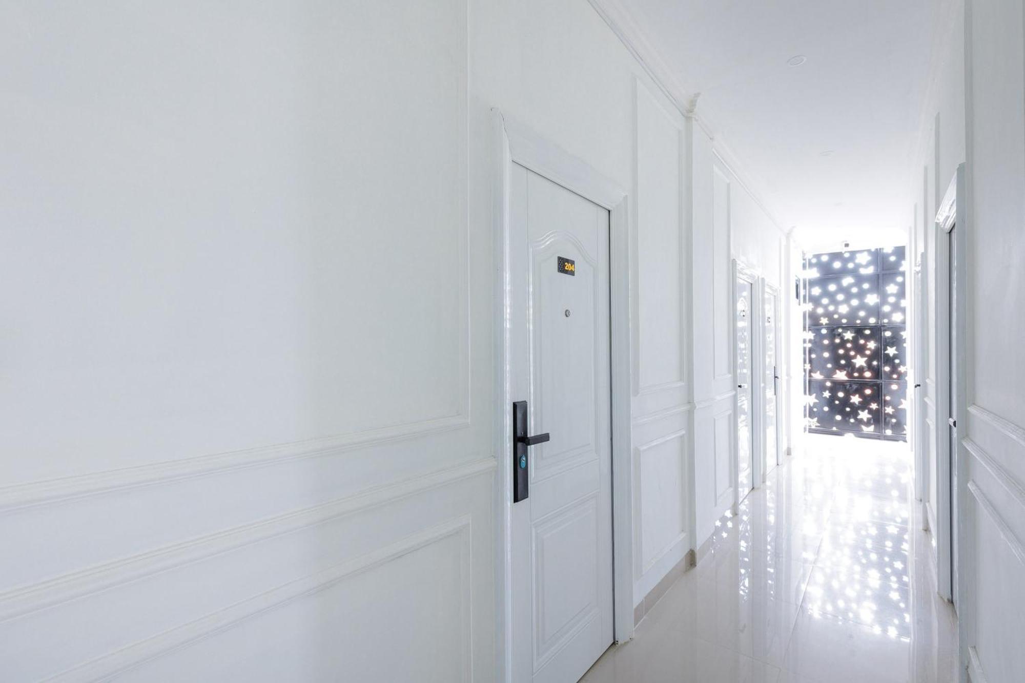 Urbanview Hotel Amira Syariah Bogor Pamoyanan Экстерьер фото